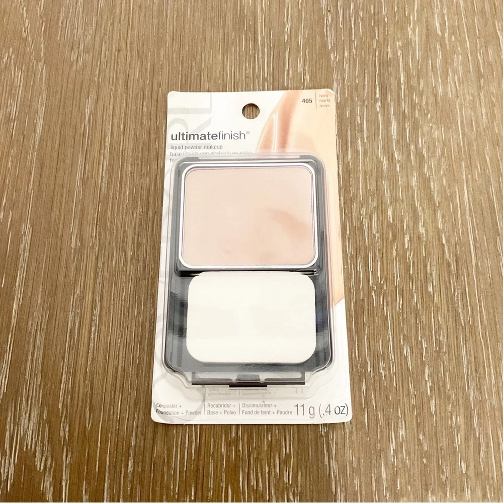 Covergirl Ultimate Finish Foundation 405 Liquid Powder Ivory New